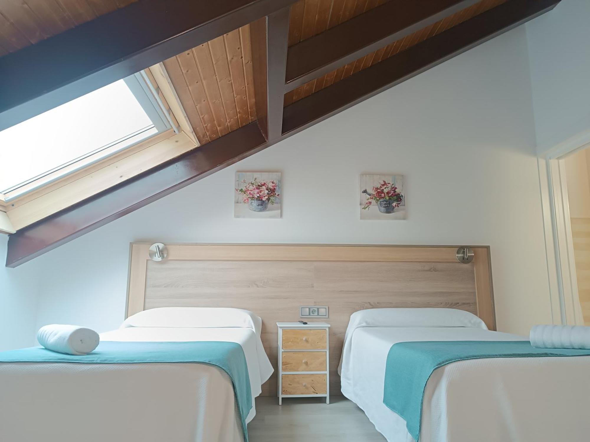Apartamentos Turisticos Avila Puerta De Los Leales 1-2 Kültér fotó