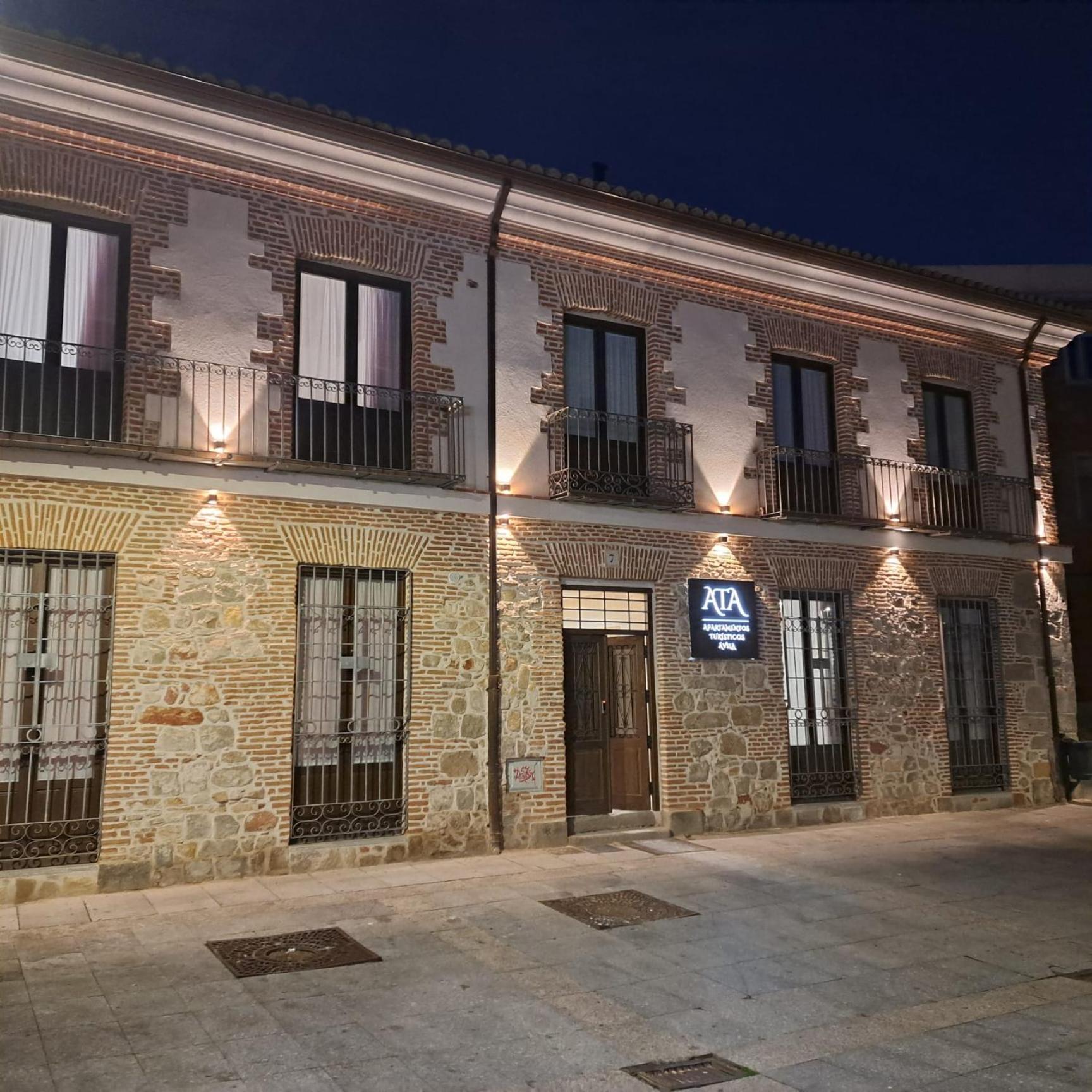 Apartamentos Turisticos Avila Puerta De Los Leales 1-2 Kültér fotó